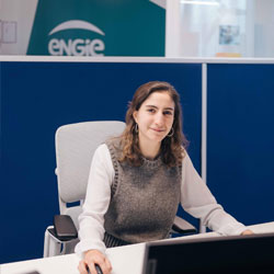 Engie employee in customer service at computer Engie employee in customer service at computer